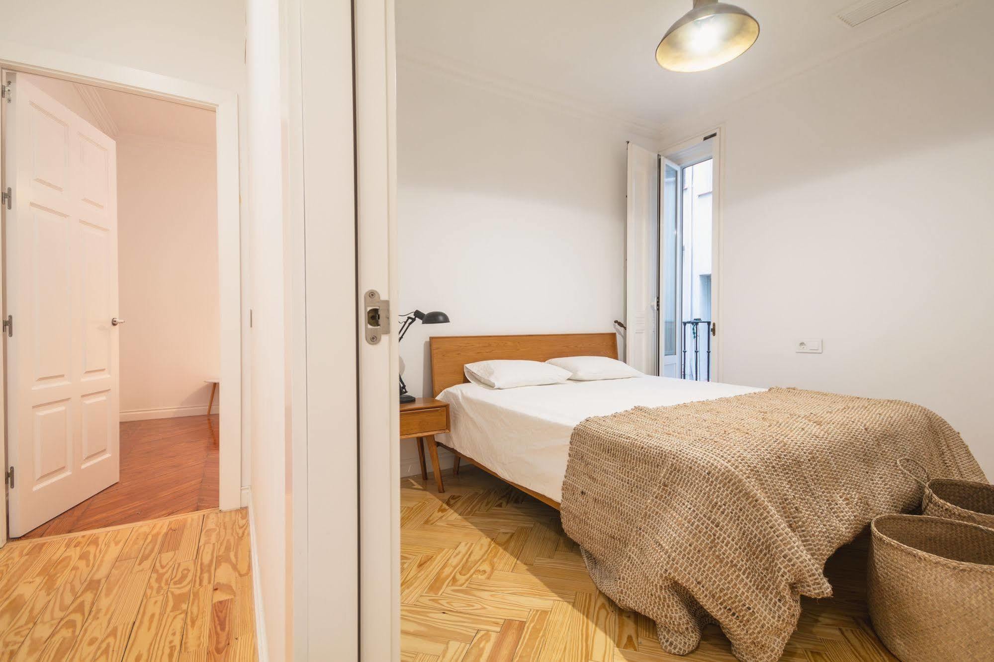Fuencarral Apartment Madrid Bagian luar foto