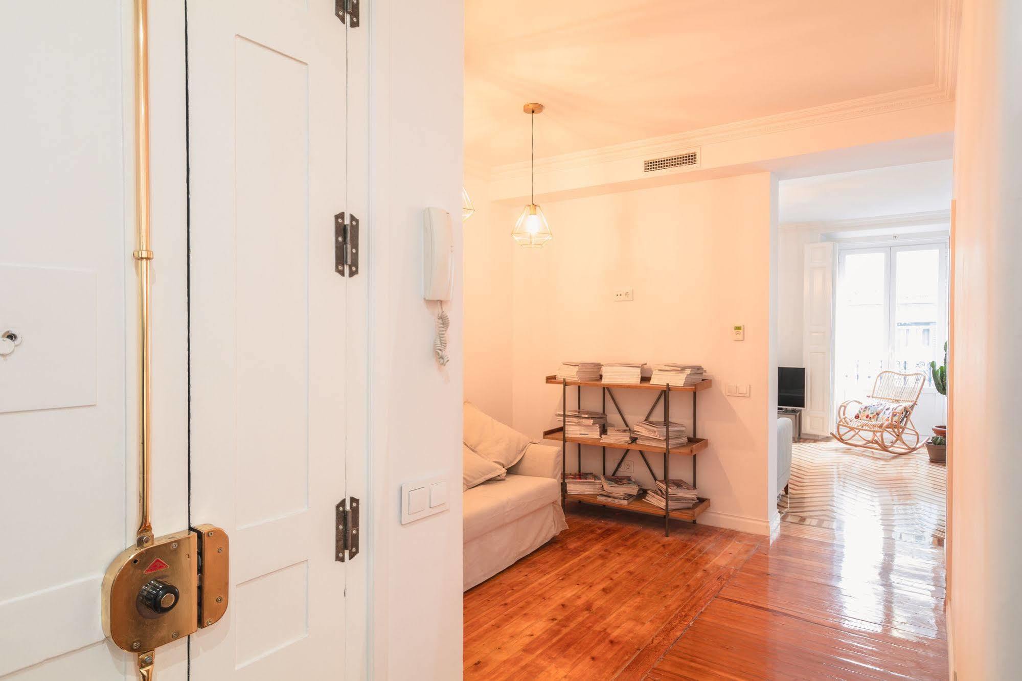 Fuencarral Apartment Madrid Bagian luar foto